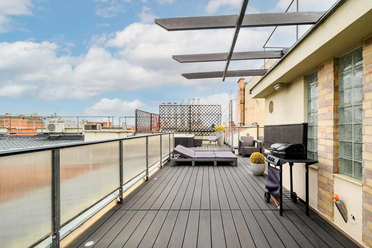 Triplex, Rooftop With Parlament View & Jacuzzi Будапешт Венгрия